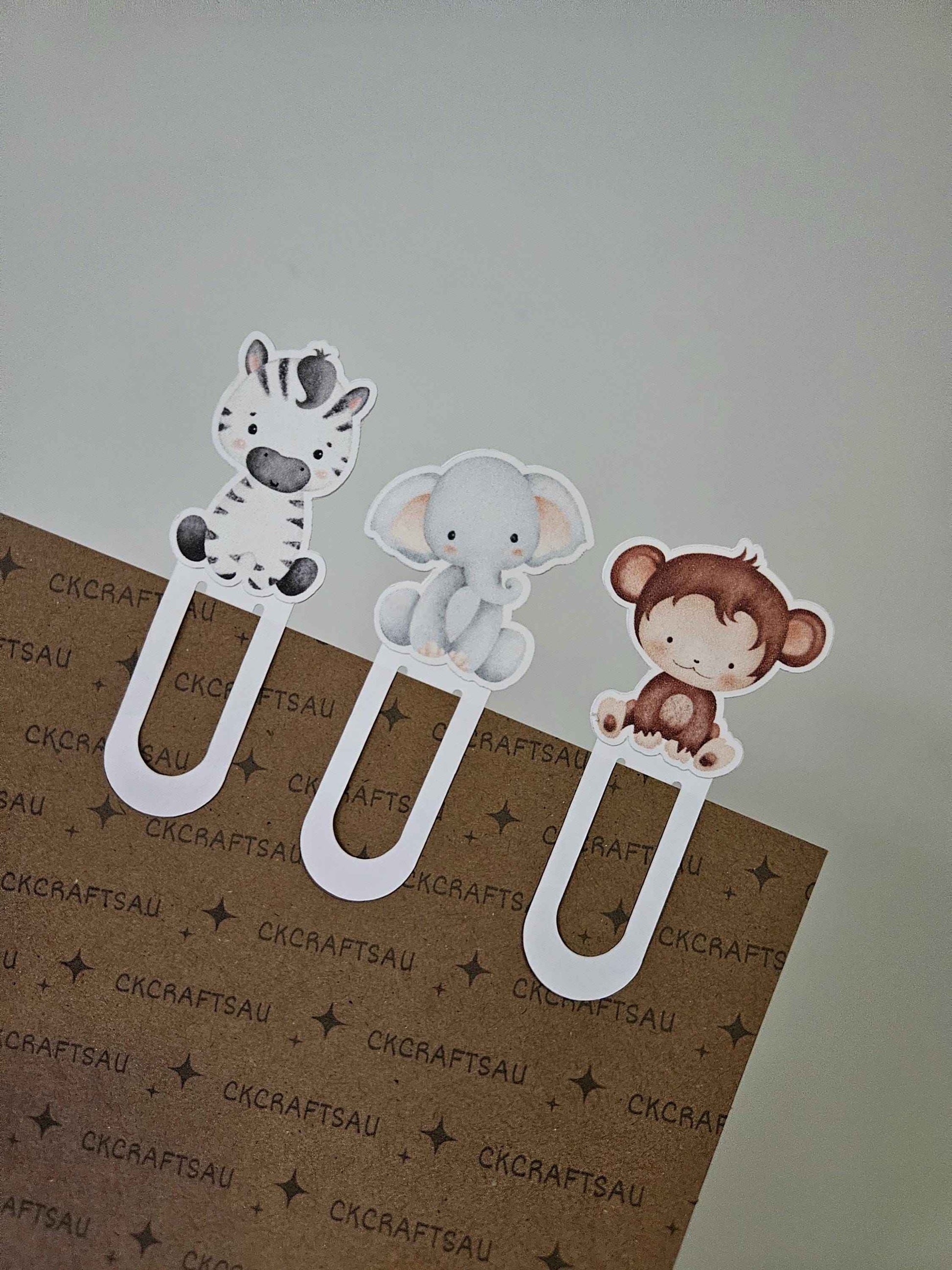 Handmade Safari Animal Cardstock Bookmarks: Kids' Reading Favors