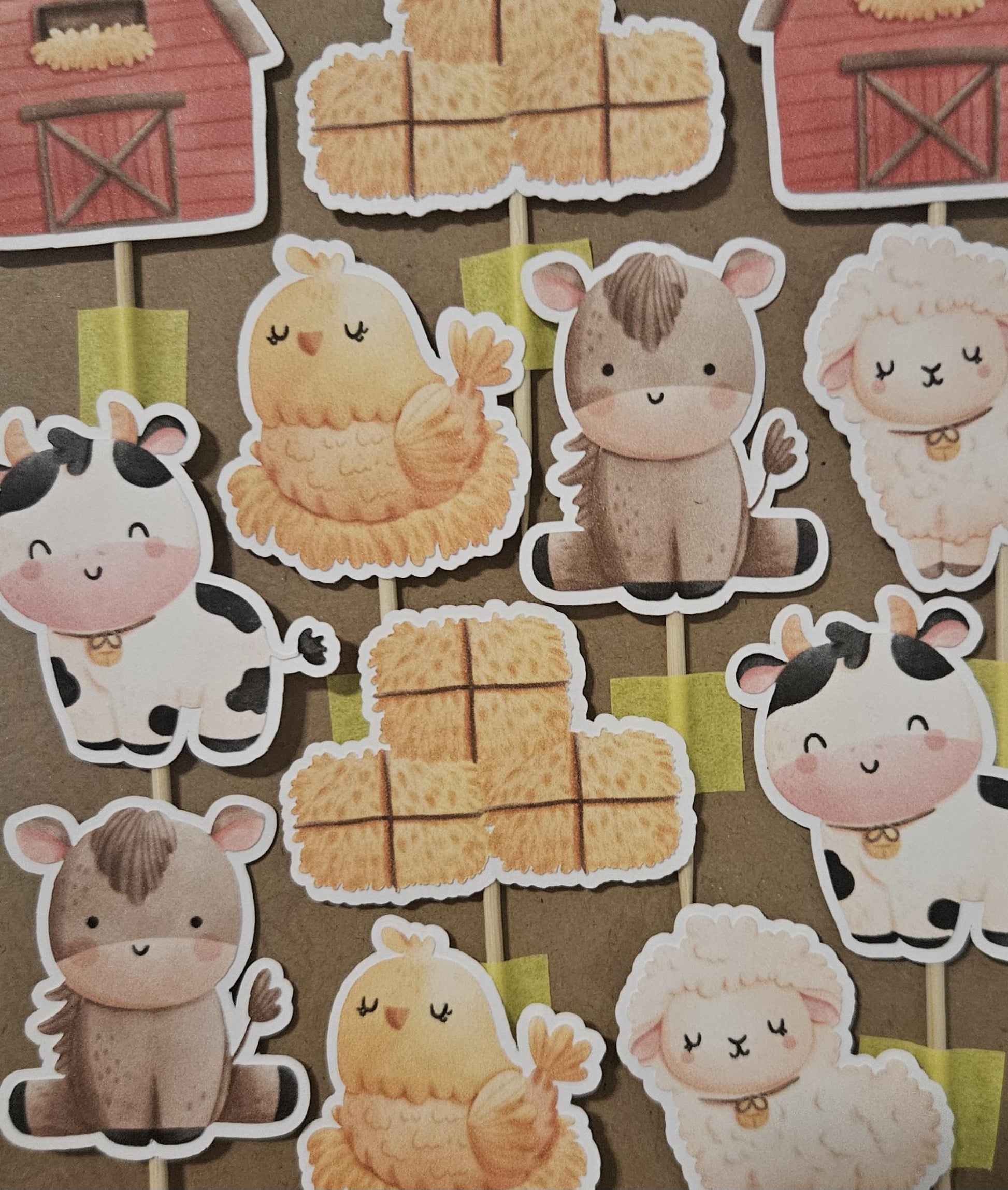 zoomed in of 12 pack of cupcake toppers